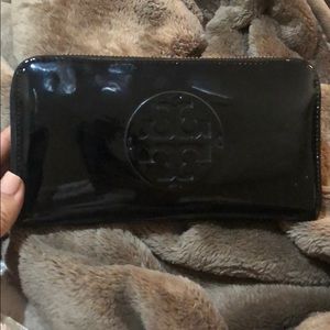 Tory Burch black Patent Contential Wallet